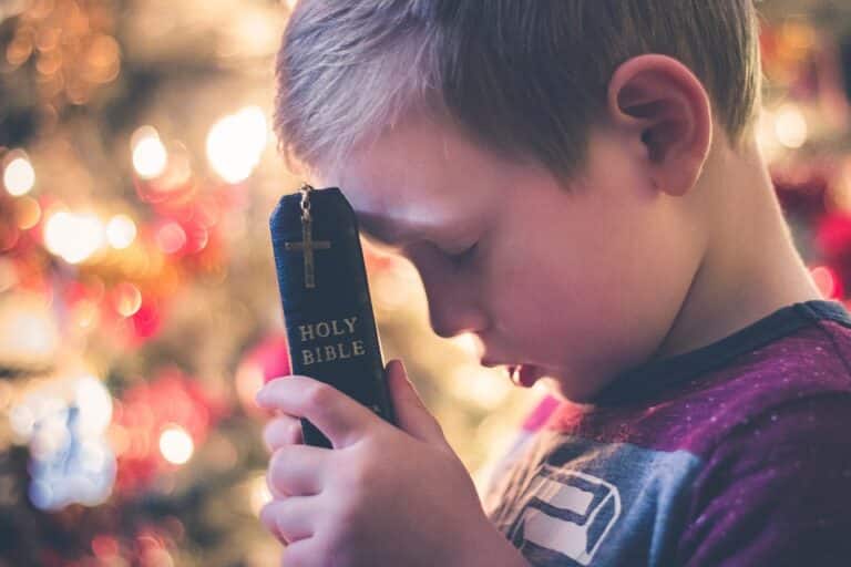 child or children prayer with bible